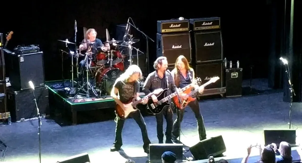 Winger Live