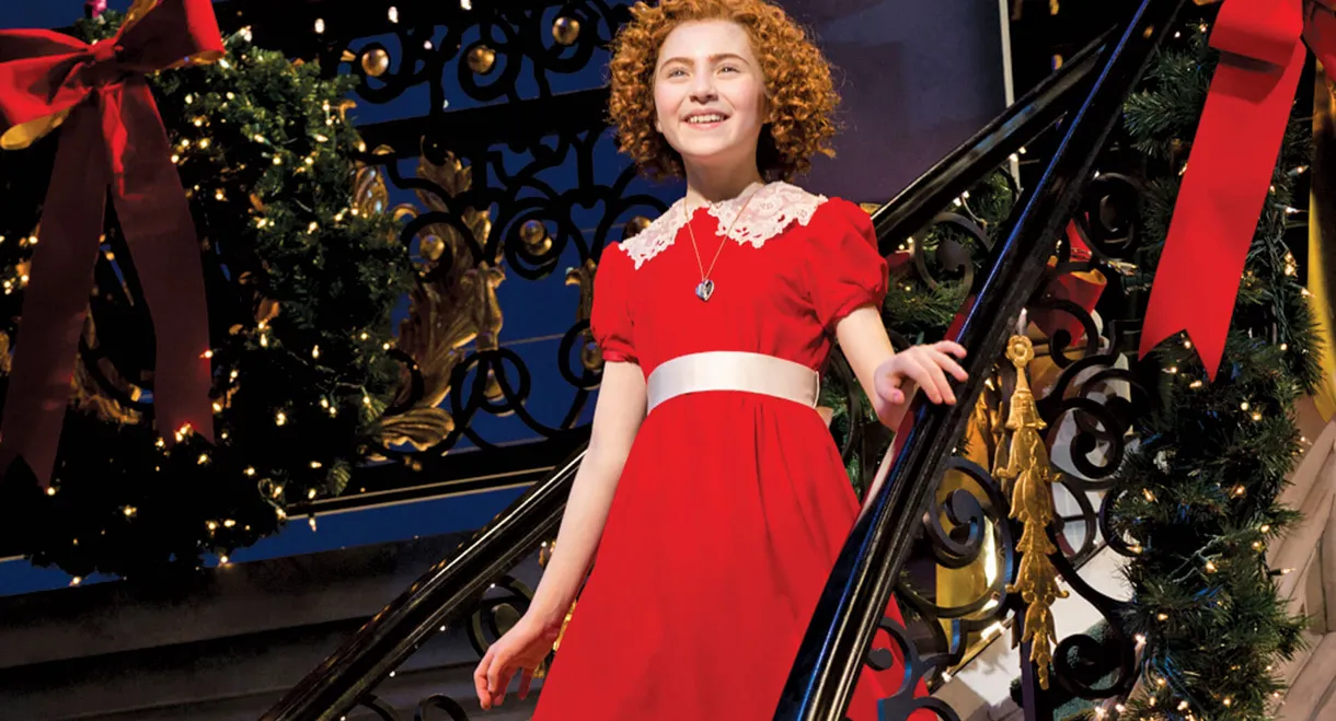 Simply Red: Backstage at 'Annie' with Lilla Crawford