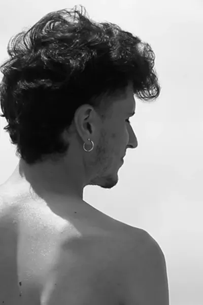 La Fotografía de Dos Chicos Frente al Mar