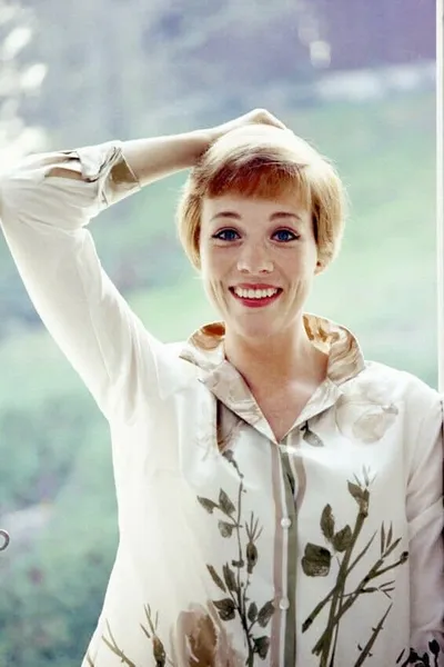 Julie Andrews Sings Her Favorite Songs